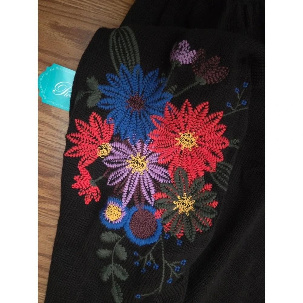 Pioneer Woman Black Floral Embroidered Square‎ Neck Sweater 2X TPW23S44003S
